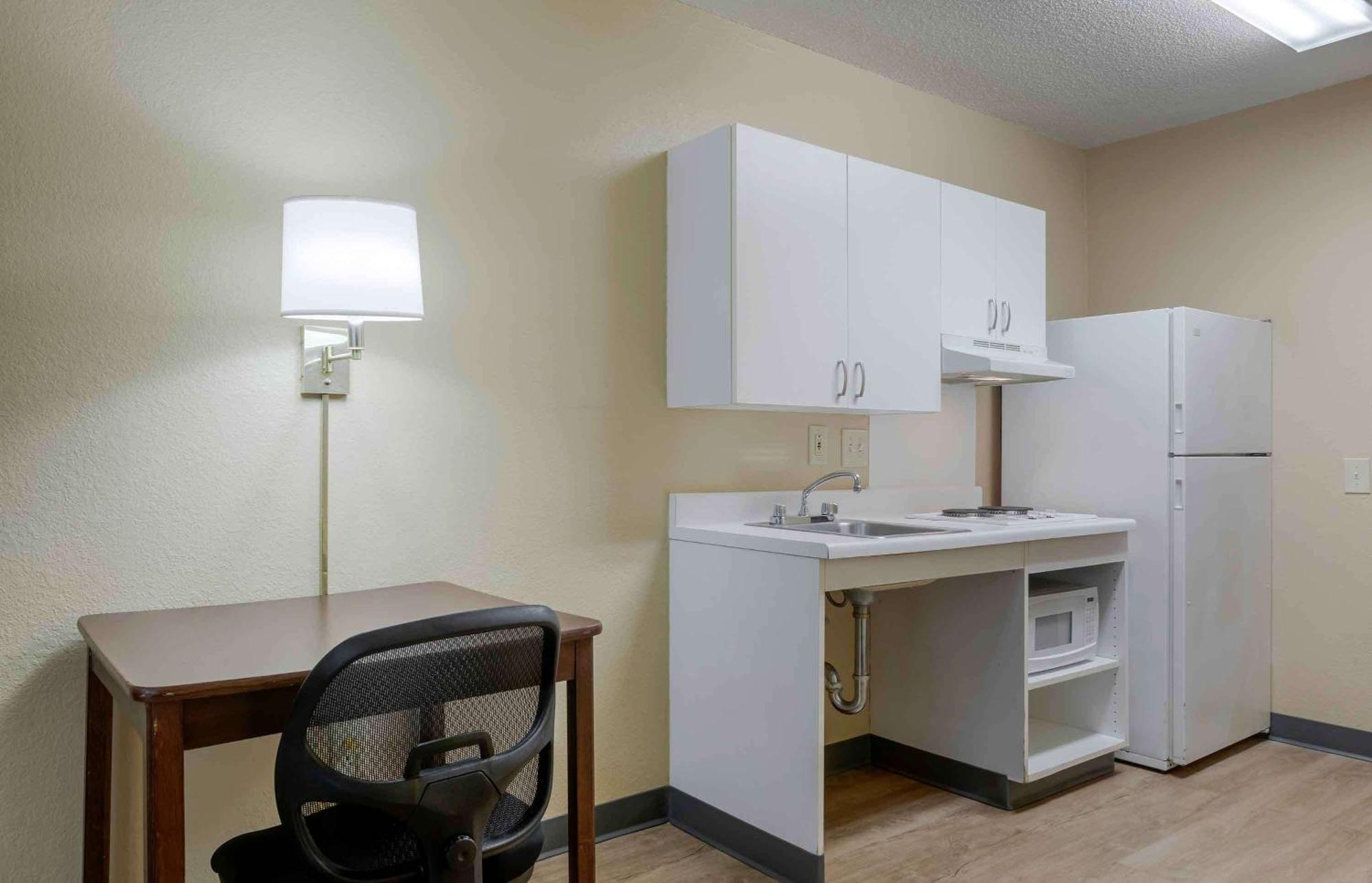 Extended Stay America Select Suites - Jacksonville - Lenoir Avenue East Exteriör bild