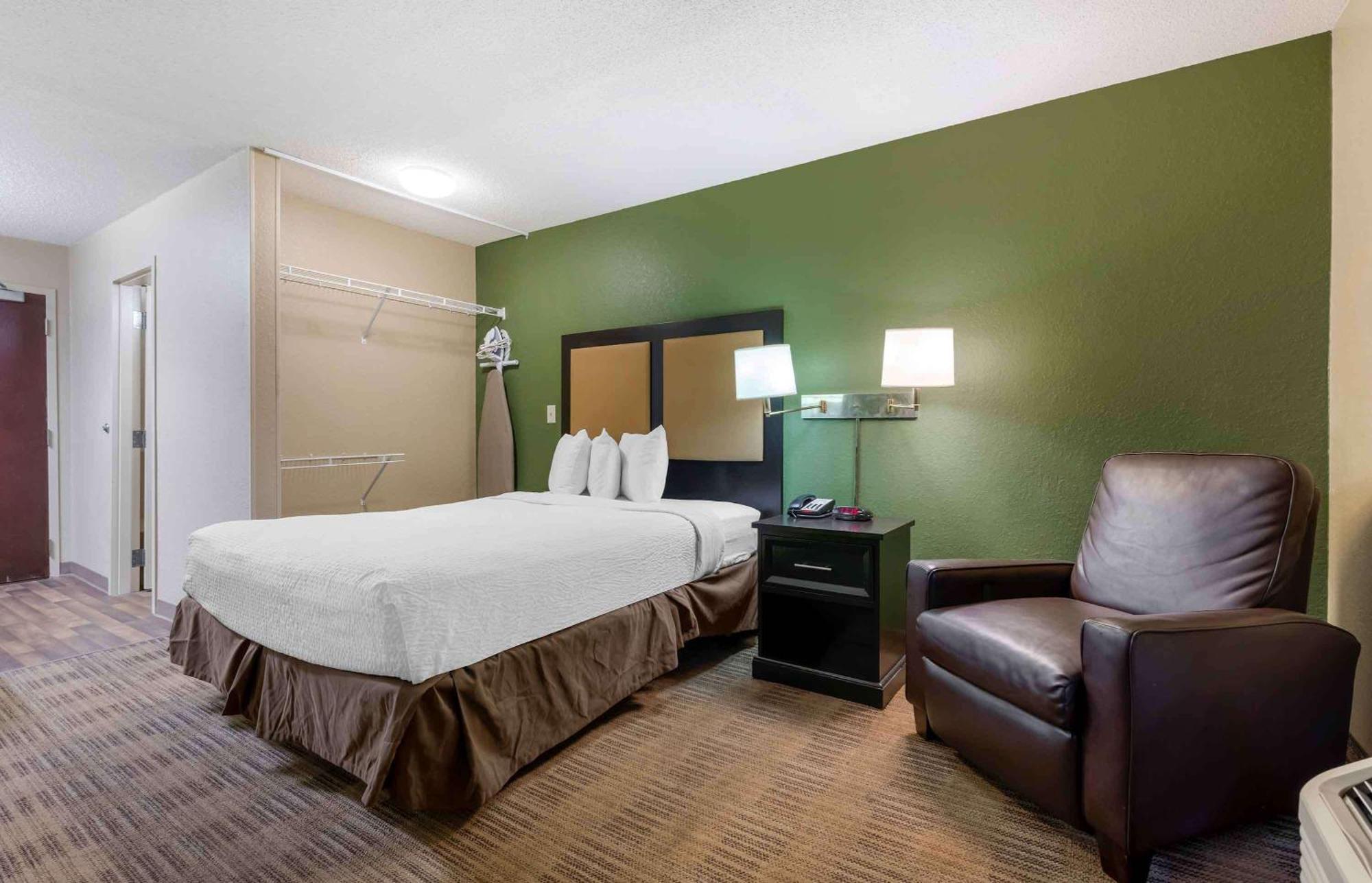 Extended Stay America Select Suites - Jacksonville - Lenoir Avenue East Exteriör bild